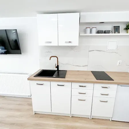 Goscinne Przy Molo Hotel