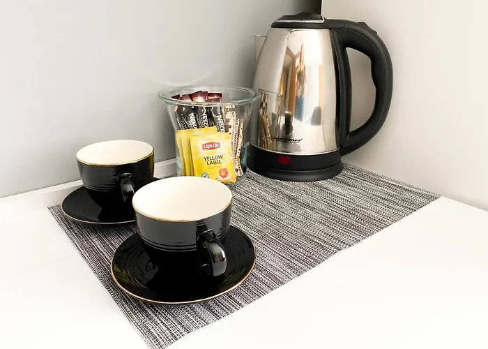 Goscinne Przy Molo Hotel *